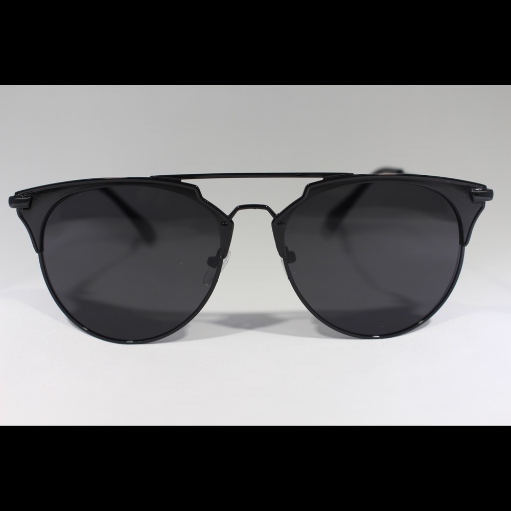 Trendy statement Black sunglasses